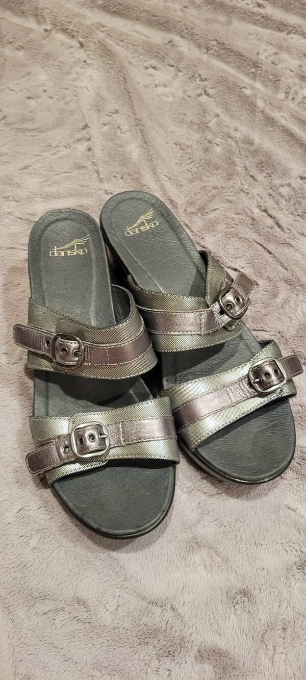 Dansko Jessie Wedge Sandals Womens EU 41 US 10.5-11 Pewter Leather Buckle Slides